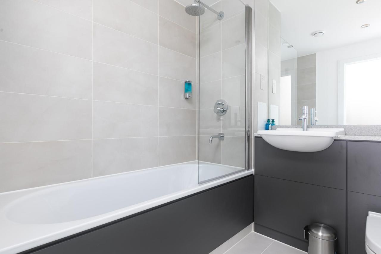 Skyvillion - Olympic View London Stratford Apartment Exterior photo
